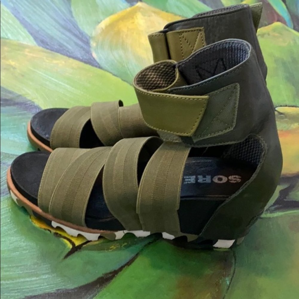 Camo Olive Sorel Joanie Sandal NWOT